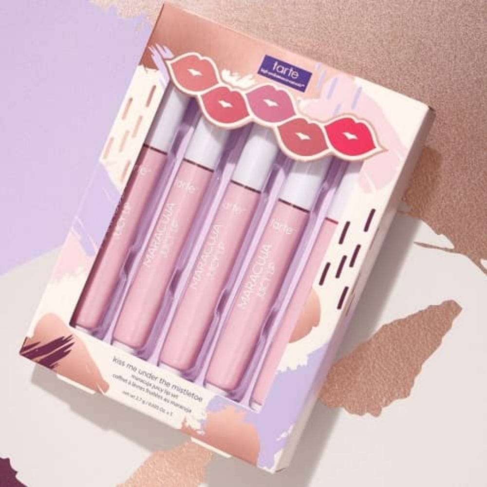 Tarte Kiss Me Under The Mistletoe Maracuja Juicy Lip Set.